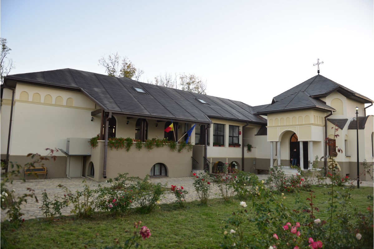 Resfințire de biserică la Aroneanu - Iași: „Raportându-ne la cele cuprinse în cuvântul Domnului din Scriptură, nu ne vom rătăci niciodată”