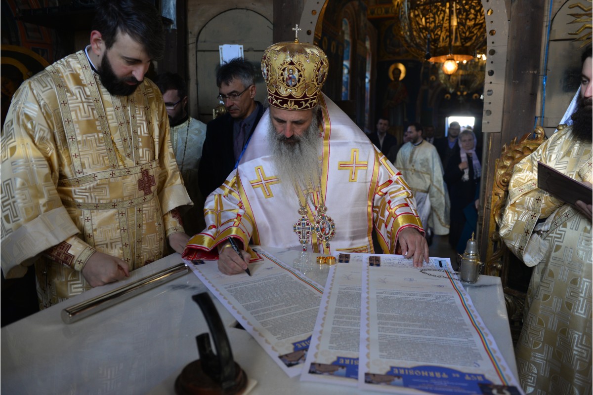 Resfințire de biserică la Aroneanu - Iași: „Raportându-ne la cele cuprinse în cuvântul Domnului din Scriptură, nu ne vom rătăci niciodată”