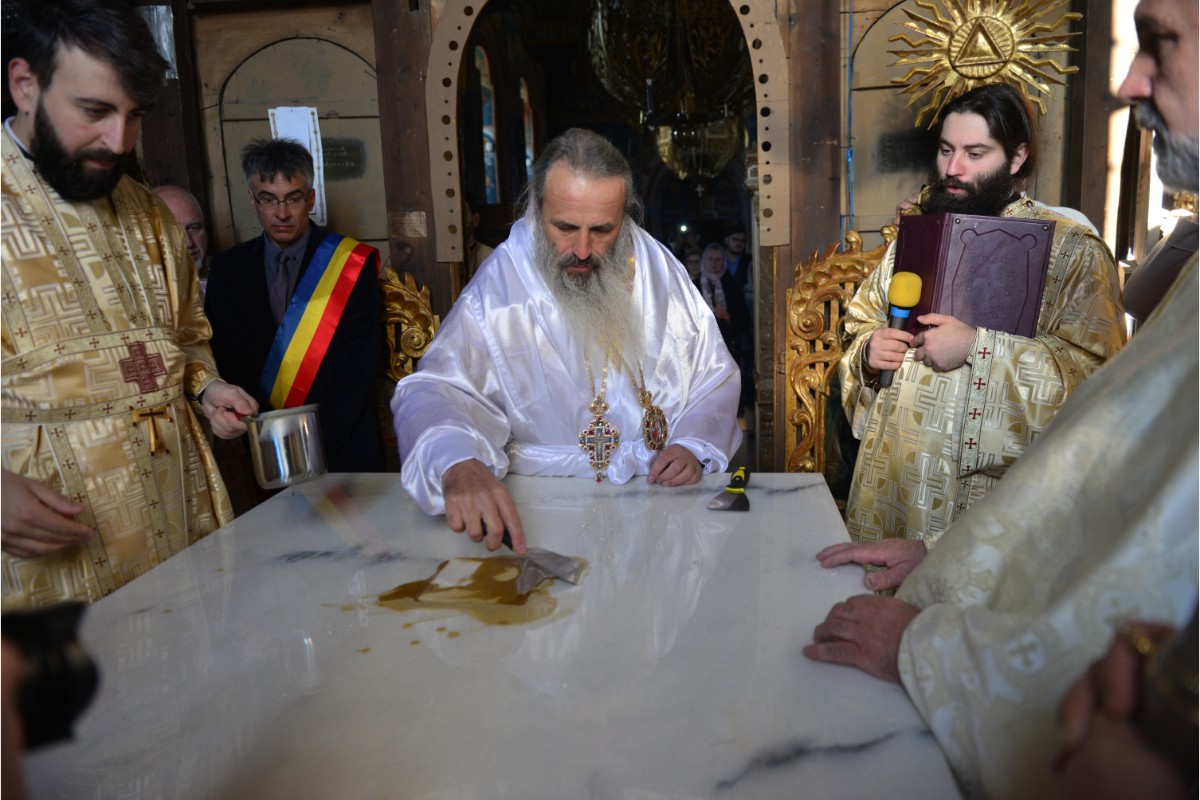 Resfințire de biserică la Aroneanu - Iași: „Raportându-ne la cele cuprinse în cuvântul Domnului din Scriptură, nu ne vom rătăci niciodată”