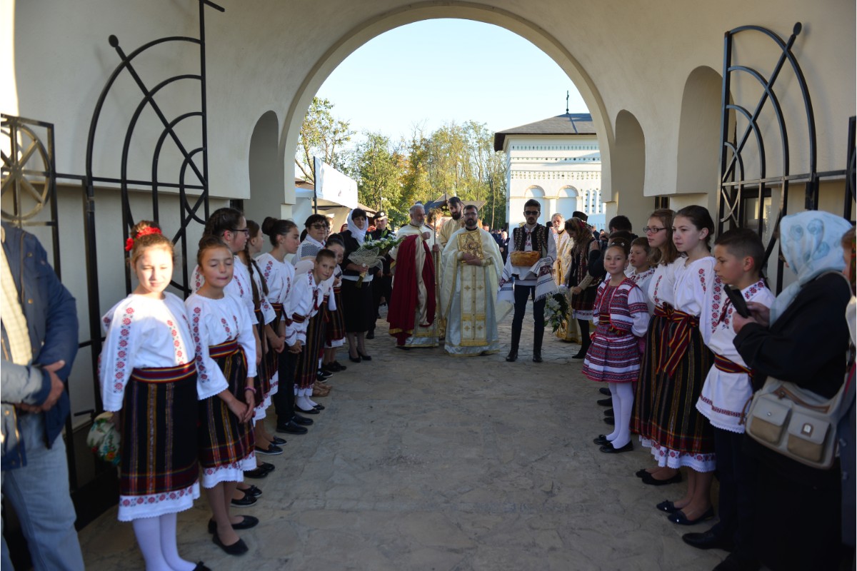 Resfințire de biserică la Aroneanu - Iași: „Raportându-ne la cele cuprinse în cuvântul Domnului din Scriptură, nu ne vom rătăci niciodată”