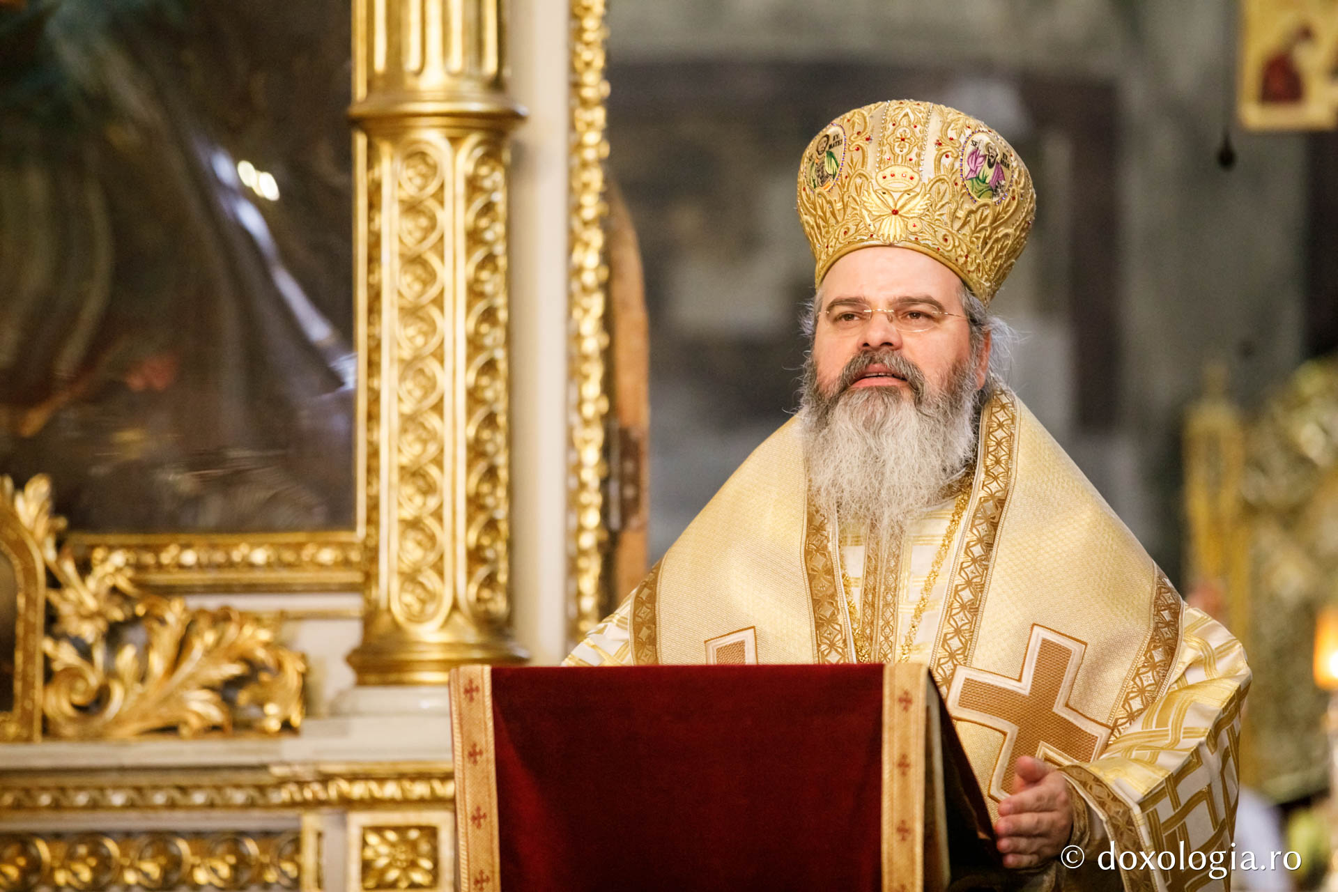 PS Ignatie a săvârșit Sfânta Liturghie la Catedrala Mitropolitană: „Îi căutăm pe sfinți pentru că vrem să fim oameni frumoși la suflet”