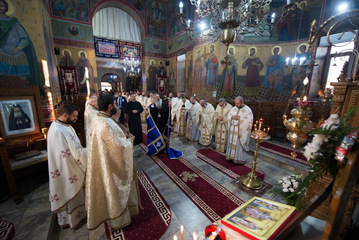 Ansamblu parohial impresionant, sfințit de IPS Mitropolit Teofan la Belcești