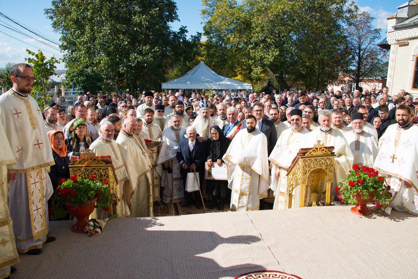 Ansamblu parohial impresionant, sfințit de IPS Mitropolit Teofan la Belcești