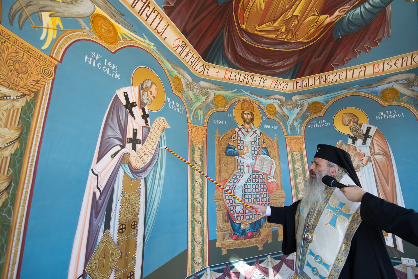 Ansamblu parohial impresionant, sfințit de IPS Mitropolit Teofan la Belcești