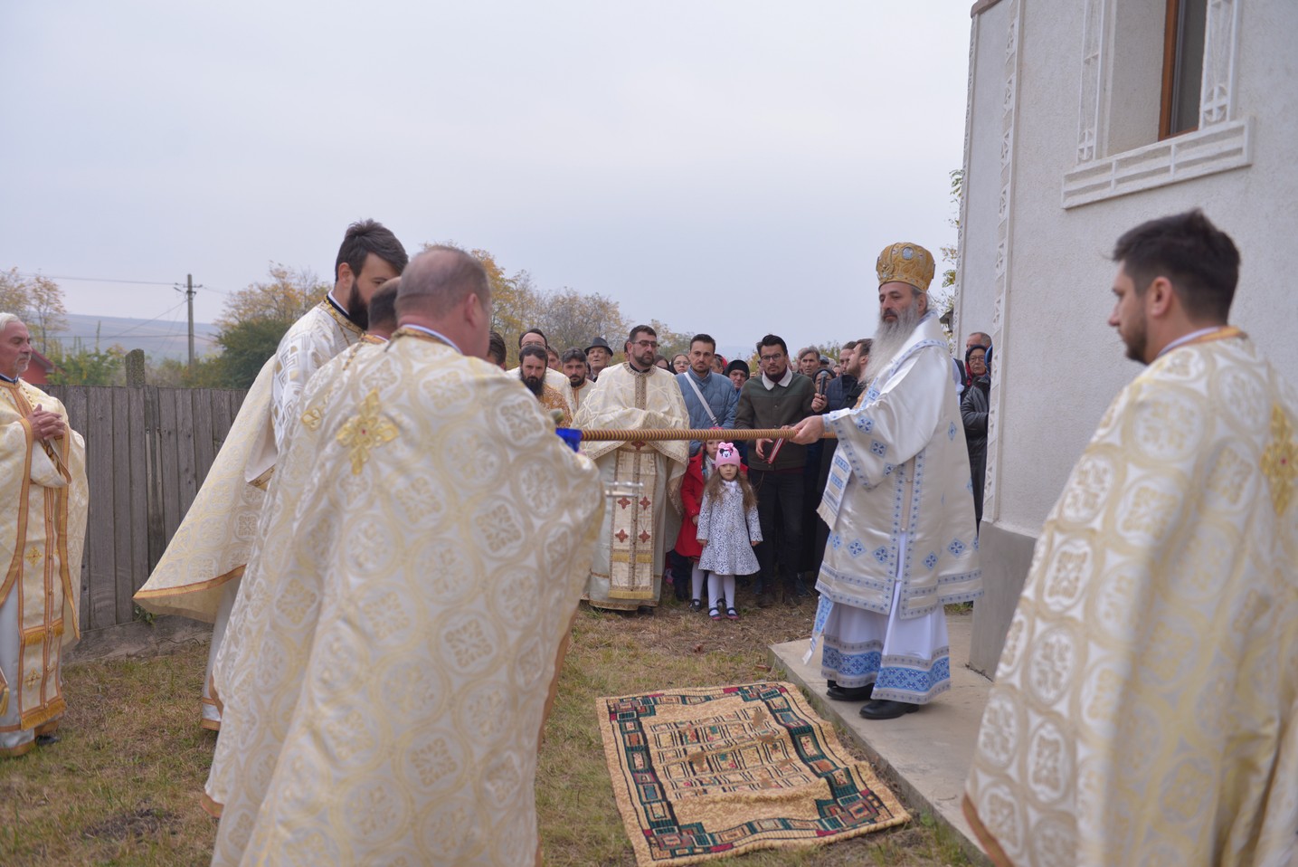 Sfințire de biserică la Avrămeni: „Domnul Hristos nu dorește să rămână cu forța în viața noastră” Sfințire de biserică la Avrămeni: „Domnul Hristos nu dorește să rămână cu forța în viața noastră”