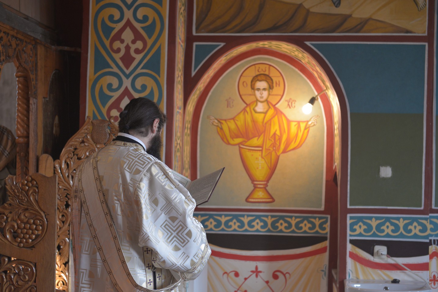 Sfințire de biserică la Avrămeni: „Domnul Hristos nu dorește să rămână cu forța în viața noastră” Sfințire de biserică la Avrămeni: „Domnul Hristos nu dorește să rămână cu forța în viața noastră”