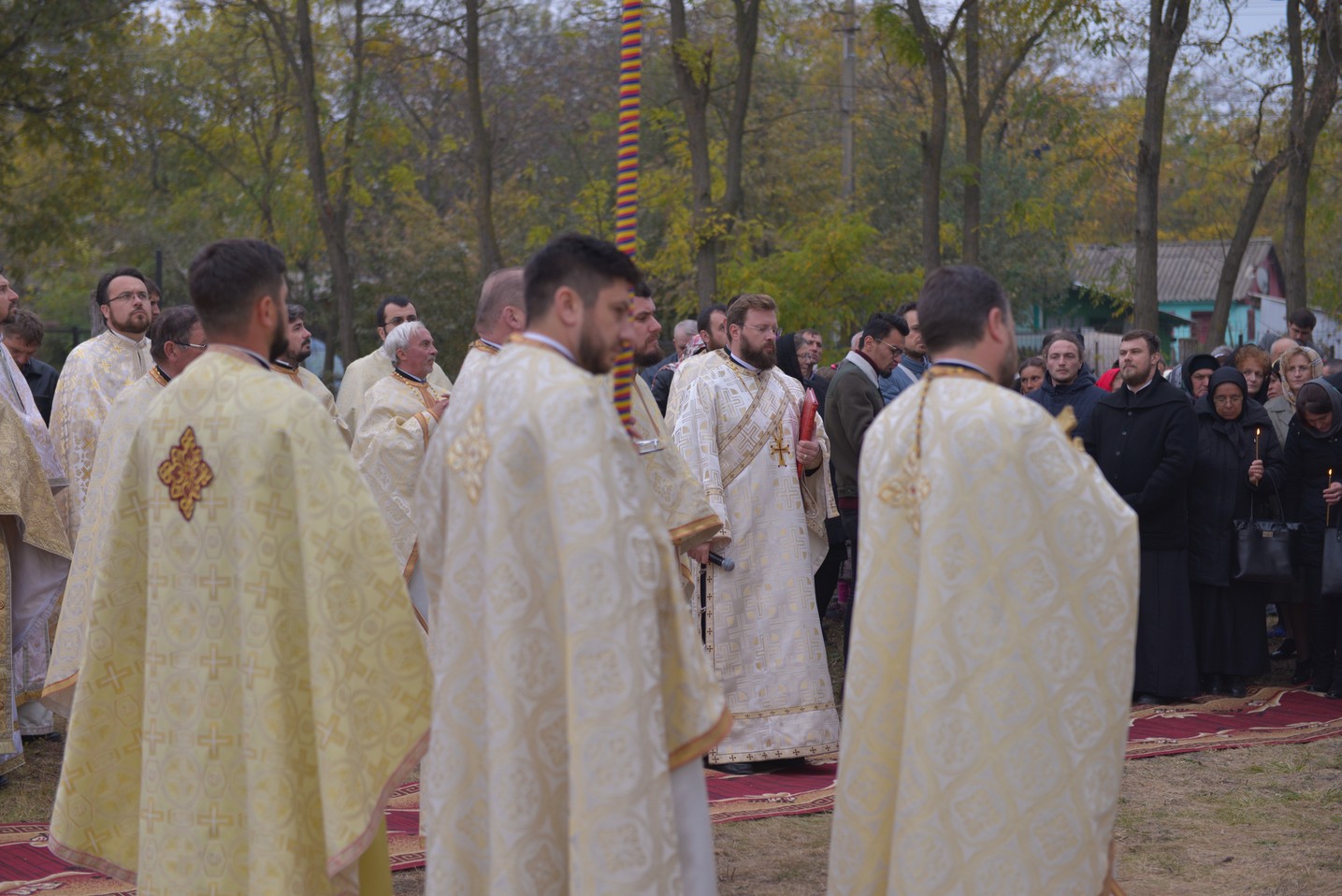 Sfințire de biserică la Avrămeni: „Domnul Hristos nu dorește să rămână cu forța în viața noastră” Sfințire de biserică la Avrămeni: „Domnul Hristos nu dorește să rămână cu forța în viața noastră”