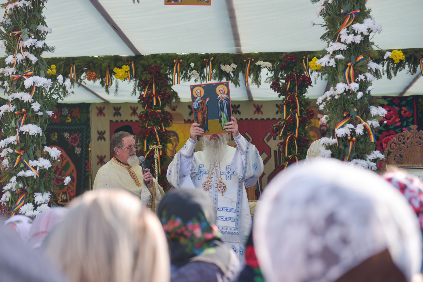 Sfințire de biserică la Avrămeni: „Domnul Hristos nu dorește să rămână cu forța în viața noastră” Sfințire de biserică la Avrămeni: „Domnul Hristos nu dorește să rămână cu forța în viața noastră”