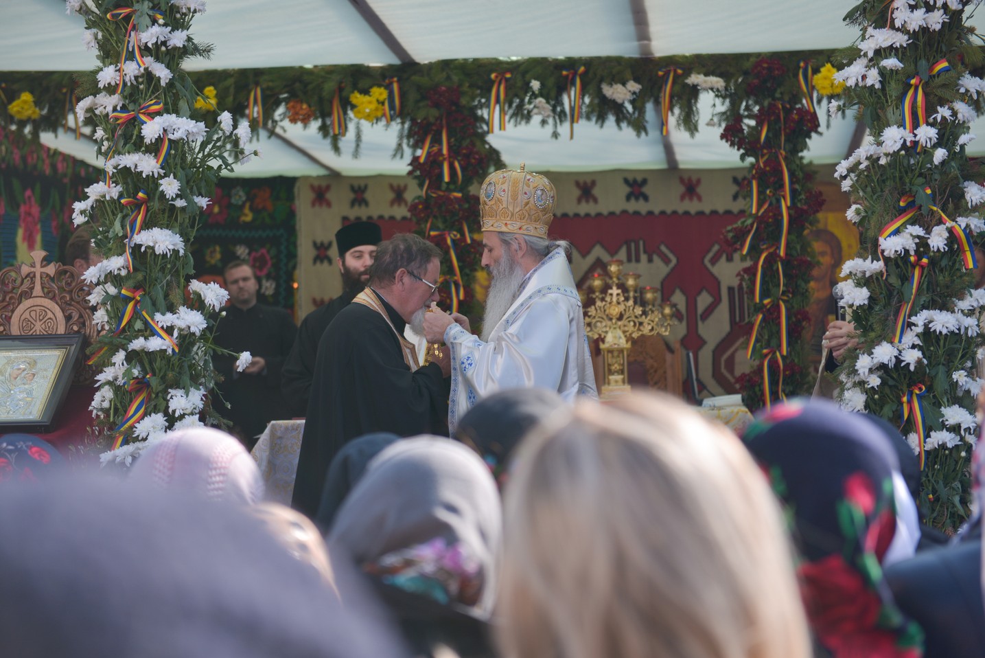 Sfințire de biserică la Avrămeni: „Domnul Hristos nu dorește să rămână cu forța în viața noastră” Sfințire de biserică la Avrămeni: „Domnul Hristos nu dorește să rămână cu forța în viața noastră”