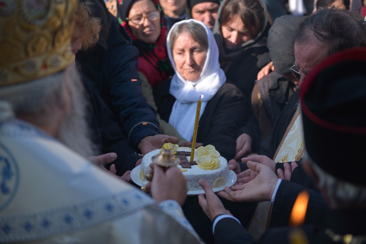 Sfințire de biserică la Avrămeni: „Domnul Hristos nu dorește să rămână cu forța în viața noastră” Sfințire de biserică la Avrămeni: „Domnul Hristos nu dorește să rămână cu forța în viața noastră”