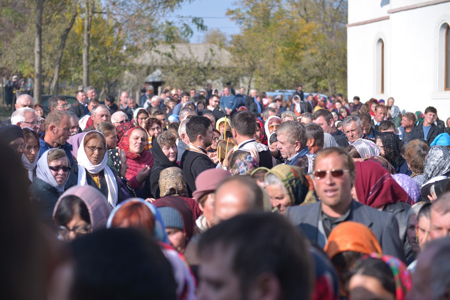 Sfințire de biserică la Avrămeni: „Domnul Hristos nu dorește să rămână cu forța în viața noastră” Sfințire de biserică la Avrămeni: „Domnul Hristos nu dorește să rămână cu forța în viața noastră”