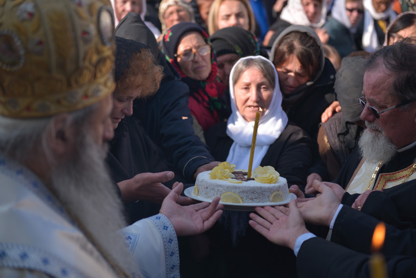 Sfințire de biserică la Avrămeni: „Domnul Hristos nu dorește să rămână cu forța în viața noastră” Sfințire de biserică la Avrămeni: „Domnul Hristos nu dorește să rămână cu forța în viața noastră”