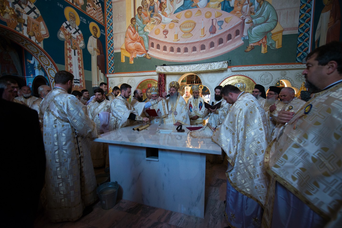 Sărbătoare istorică în Campusul universitar Tudor Vladimirescu: Biserica „Sfântul Mucenic Iulian din Tars” a fost sfințită