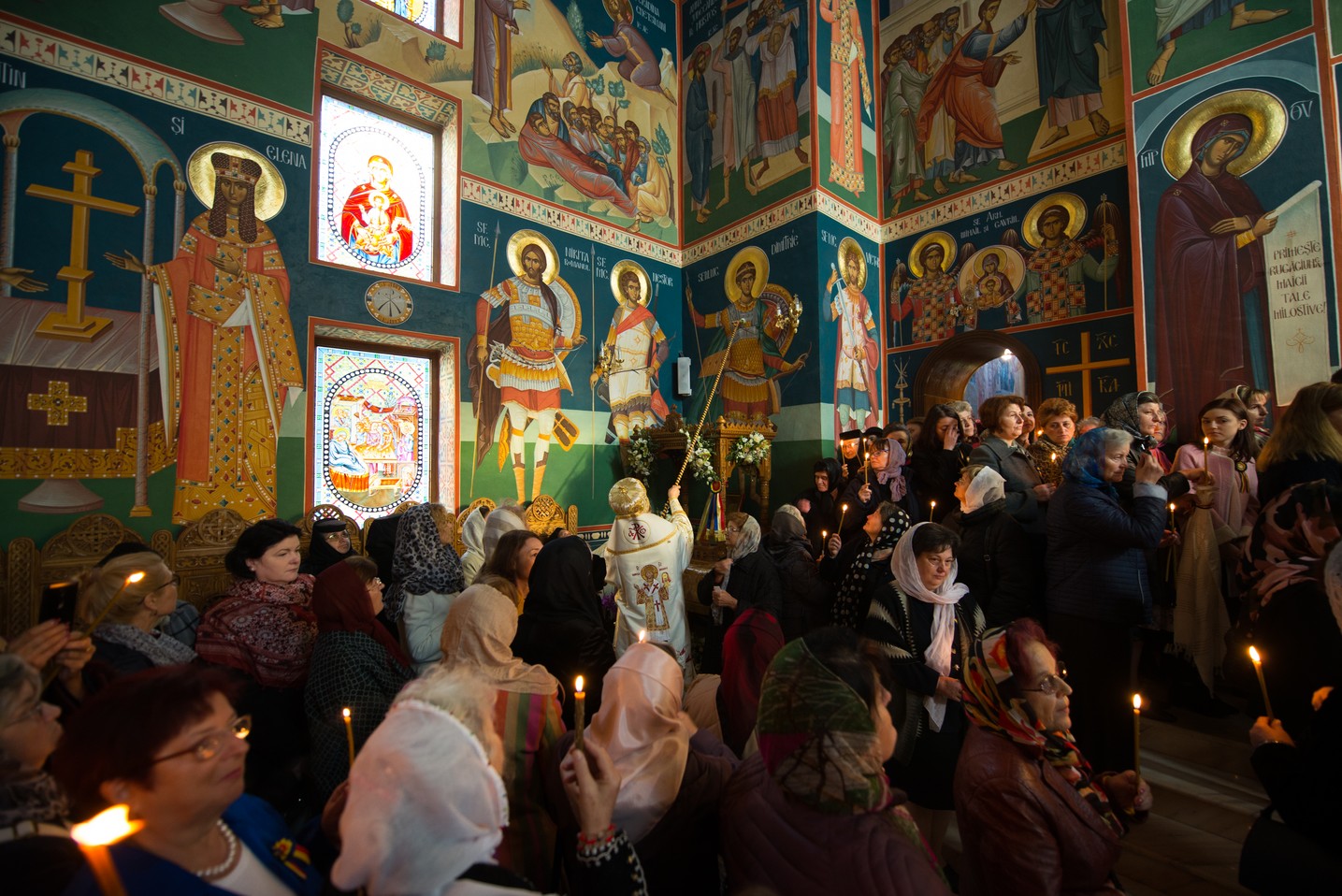 Sărbătoare istorică în Campusul universitar Tudor Vladimirescu: Biserica „Sfântul Mucenic Iulian din Tars” a fost sfințită