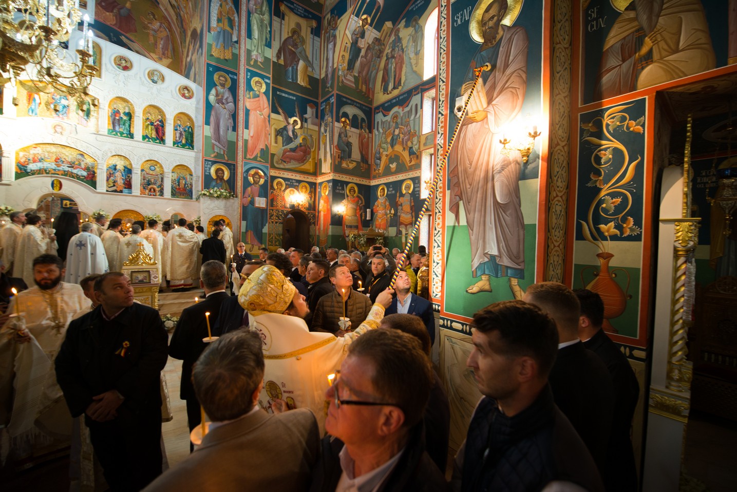 Sărbătoare istorică în Campusul universitar Tudor Vladimirescu: Biserica „Sfântul Mucenic Iulian din Tars” a fost sfințită