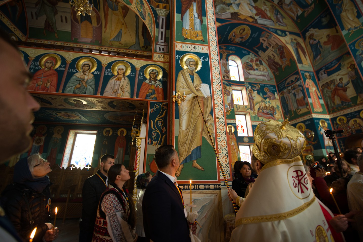 Sărbătoare istorică în Campusul universitar Tudor Vladimirescu: Biserica „Sfântul Mucenic Iulian din Tars” a fost sfințită