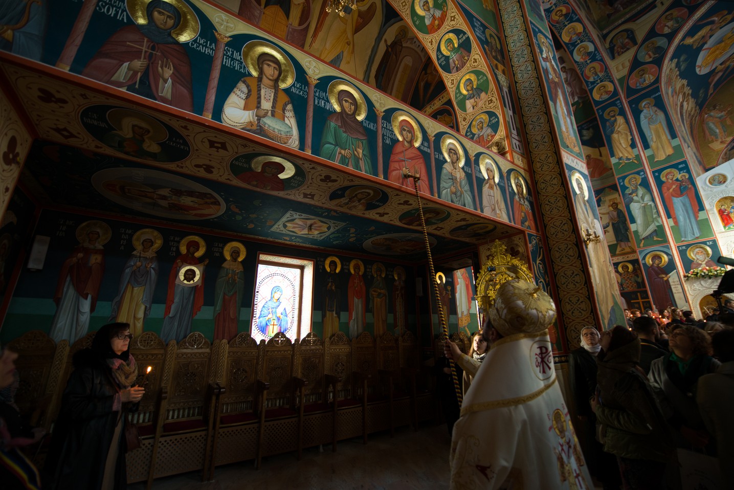 Sărbătoare istorică în Campusul universitar Tudor Vladimirescu: Biserica „Sfântul Mucenic Iulian din Tars” a fost sfințită