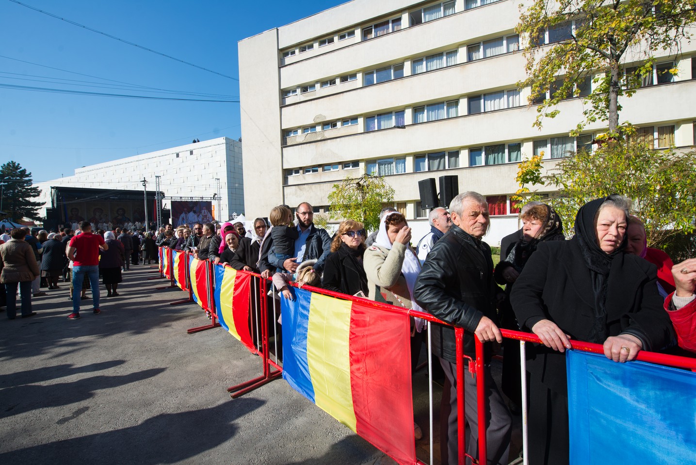 Sărbătoare istorică în Campusul universitar Tudor Vladimirescu: Biserica „Sfântul Mucenic Iulian din Tars” a fost sfințită