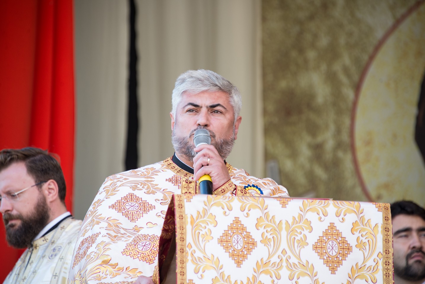 Sărbătoare istorică în Campusul universitar Tudor Vladimirescu: Biserica „Sfântul Mucenic Iulian din Tars” a fost sfințită