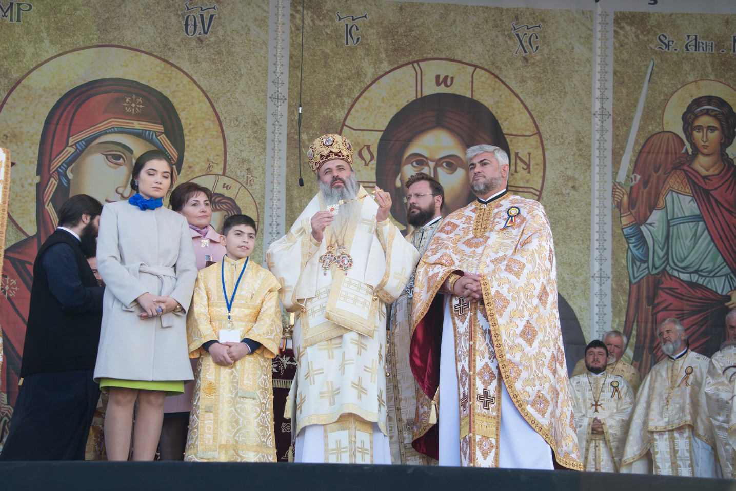 Sărbătoare istorică în Campusul universitar Tudor Vladimirescu: Biserica „Sfântul Mucenic Iulian din Tars” a fost sfințită