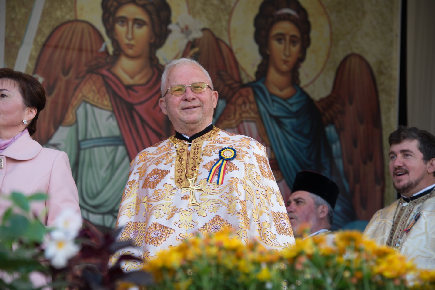 Sărbătoare istorică în Campusul universitar Tudor Vladimirescu: Biserica „Sfântul Mucenic Iulian din Tars” a fost sfințită