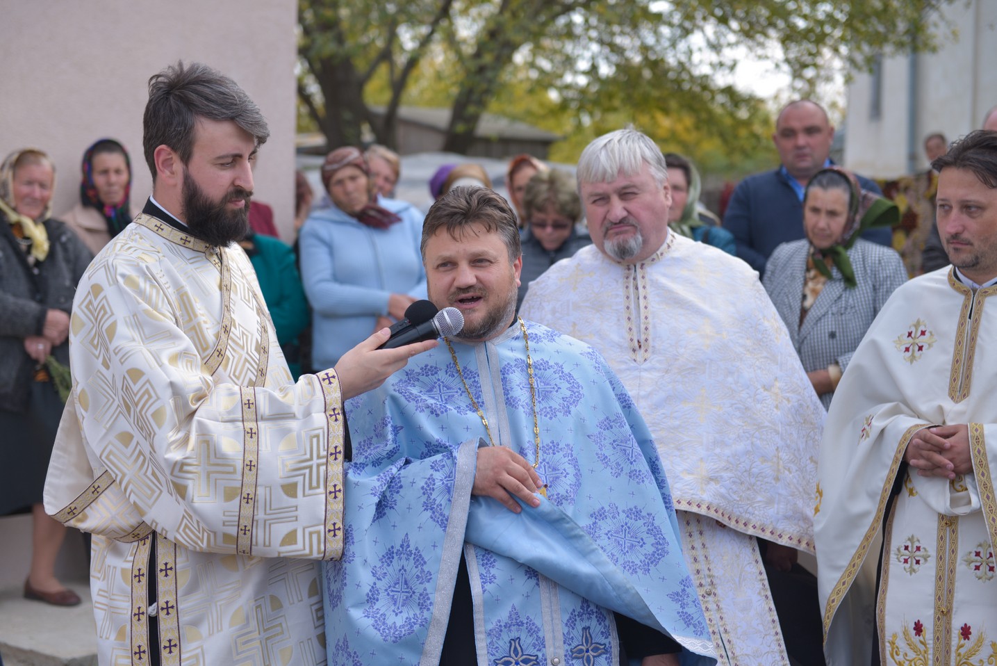 Sfințire de casă parohială în Parohia „Sfinții Mucenici Adrian și Natalia” - Mănăstireni Sfințire de casă parohială în Parohia „Sfinții Mucenici Adrian și Natalia” - Mănăstireni