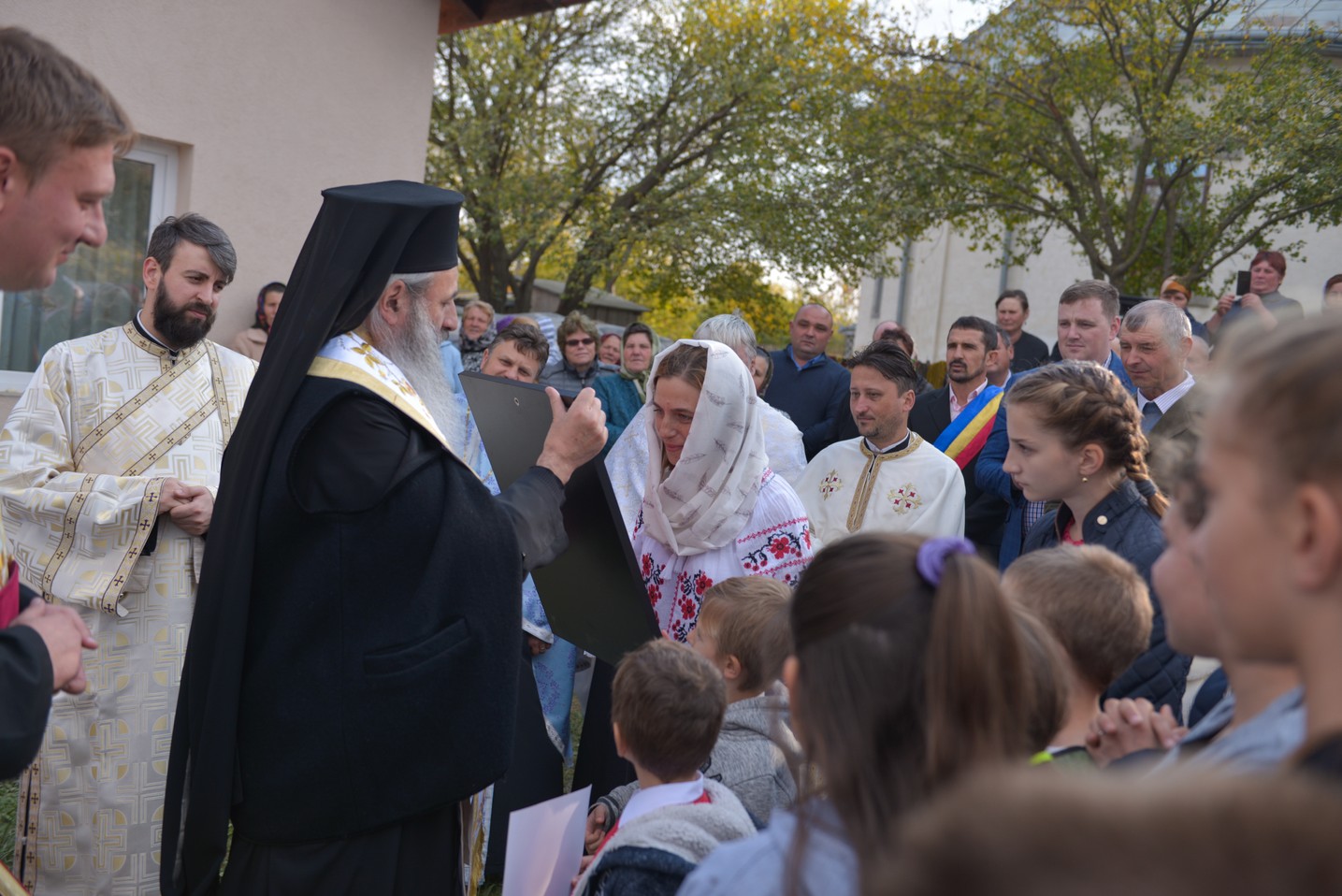 Sfințire de casă parohială în Parohia „Sfinții Mucenici Adrian și Natalia” - Mănăstireni Sfințire de casă parohială în Parohia „Sfinții Mucenici Adrian și Natalia” - Mănăstireni