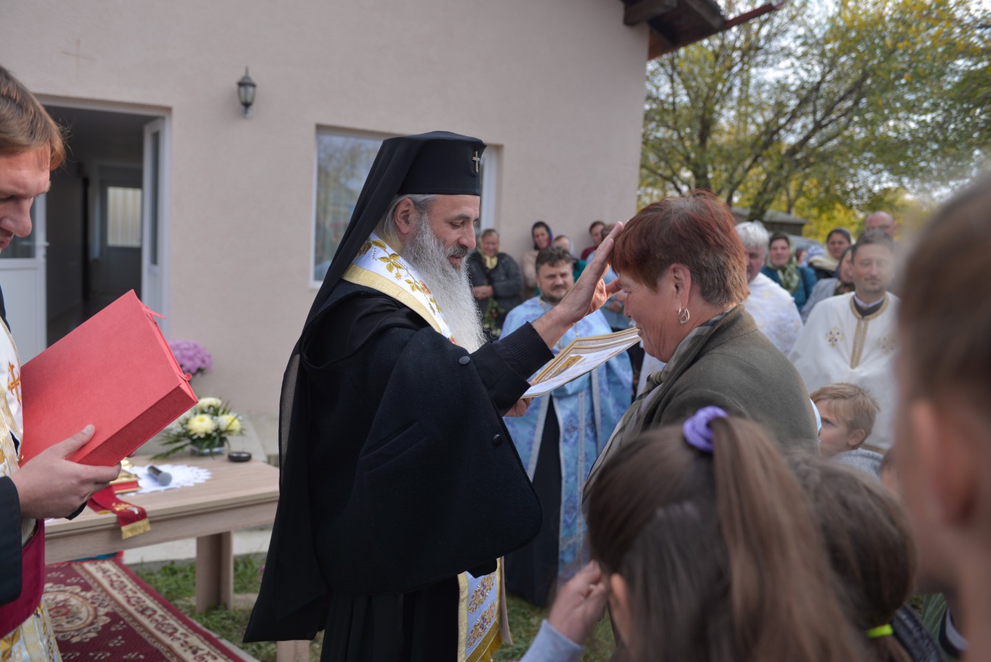 Sfințire de casă parohială în Parohia „Sfinții Mucenici Adrian și Natalia” - Mănăstireni Sfințire de casă parohială în Parohia „Sfinții Mucenici Adrian și Natalia” - Mănăstireni