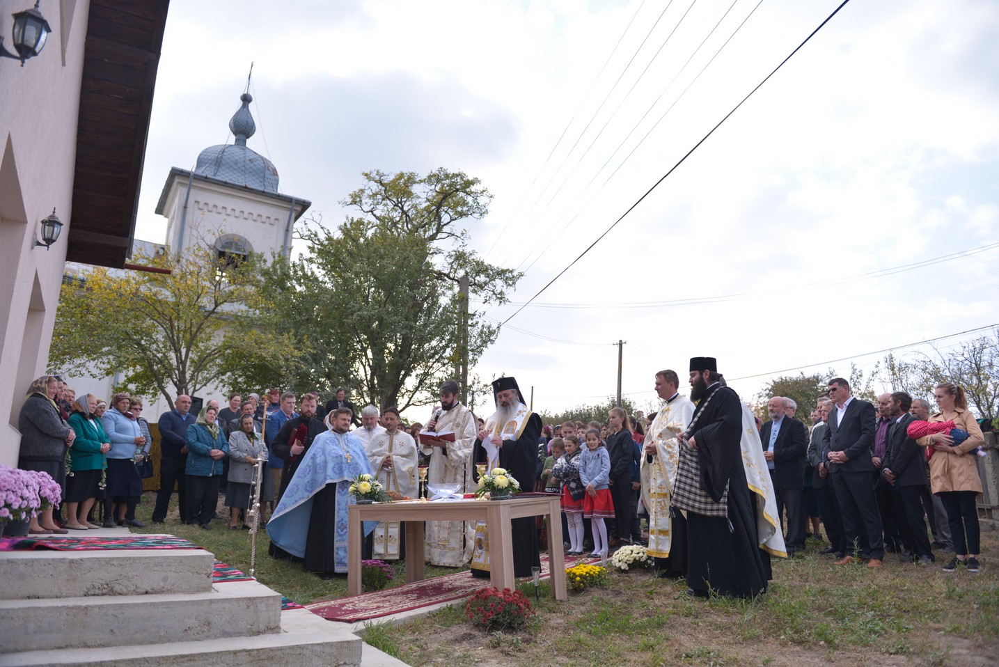 Sfințire de casă parohială în Parohia „Sfinții Mucenici Adrian și Natalia” - Mănăstireni