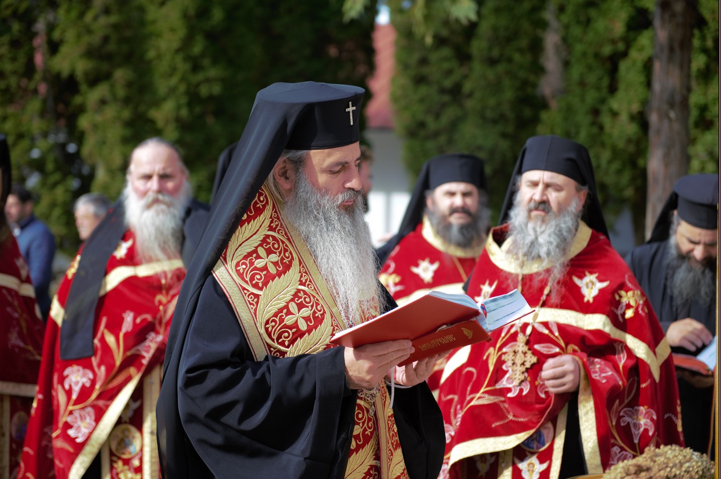 Foto: Alex Atudori Hram la Mănăstirea Pângărați: „Să viețuim în această lume cât mai aproape de rădăcina Evangheliei și de tinda Bisericii”