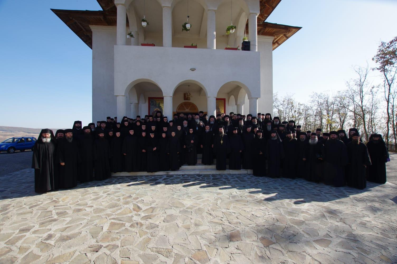 Sinaxă monahală în Episcopia Huşilor