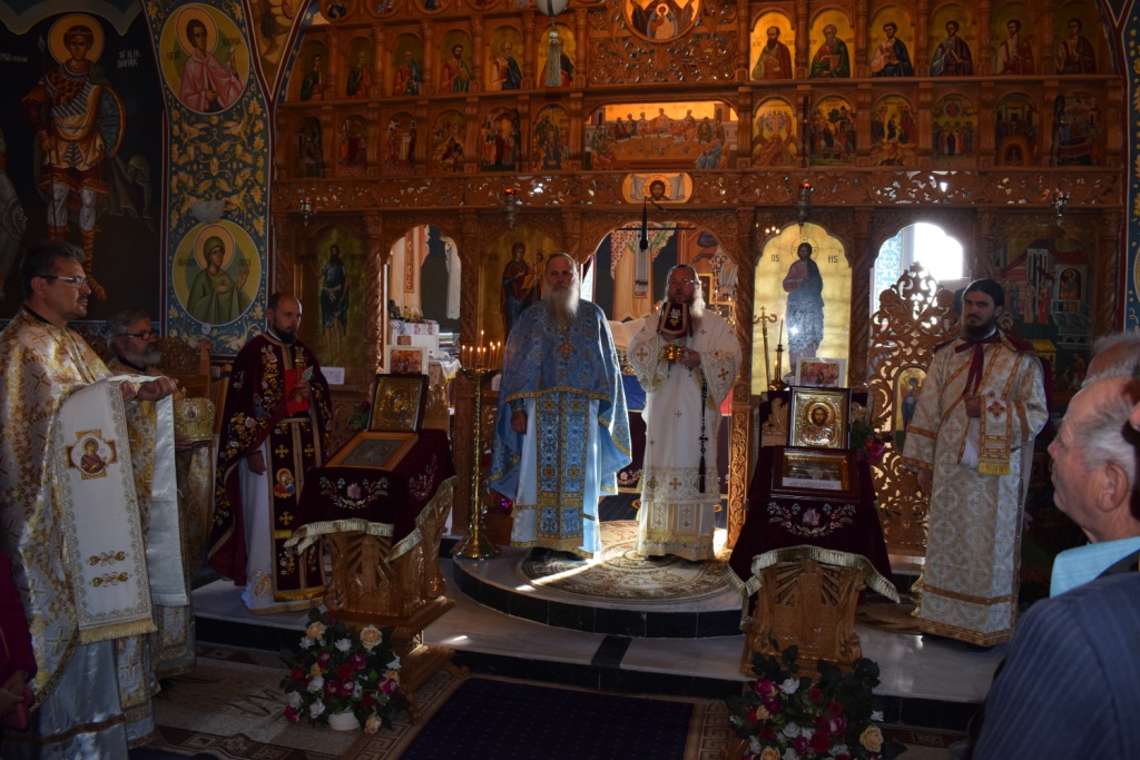 Treime de arhierei în Parohia Balcani-Marginea