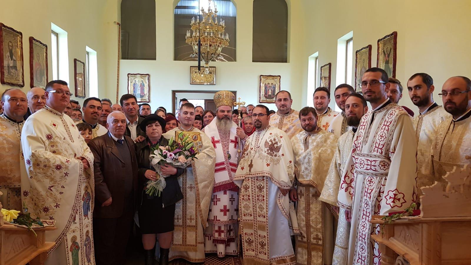 Liturghie arhierească în Parohia Deleni, Protopopiatul Huşi