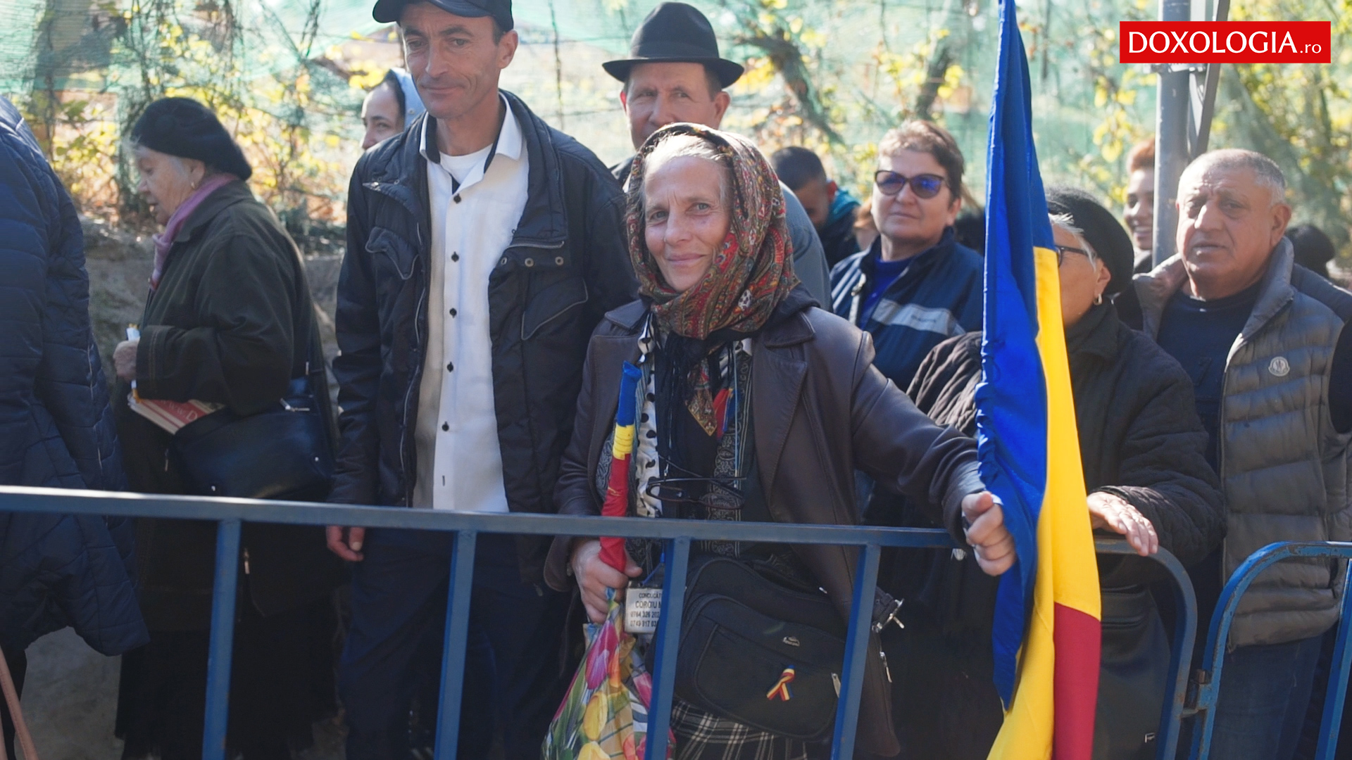 (Video) Dragul de Sfânta Parascheva și recunoștința îi aduc an de an la Iași