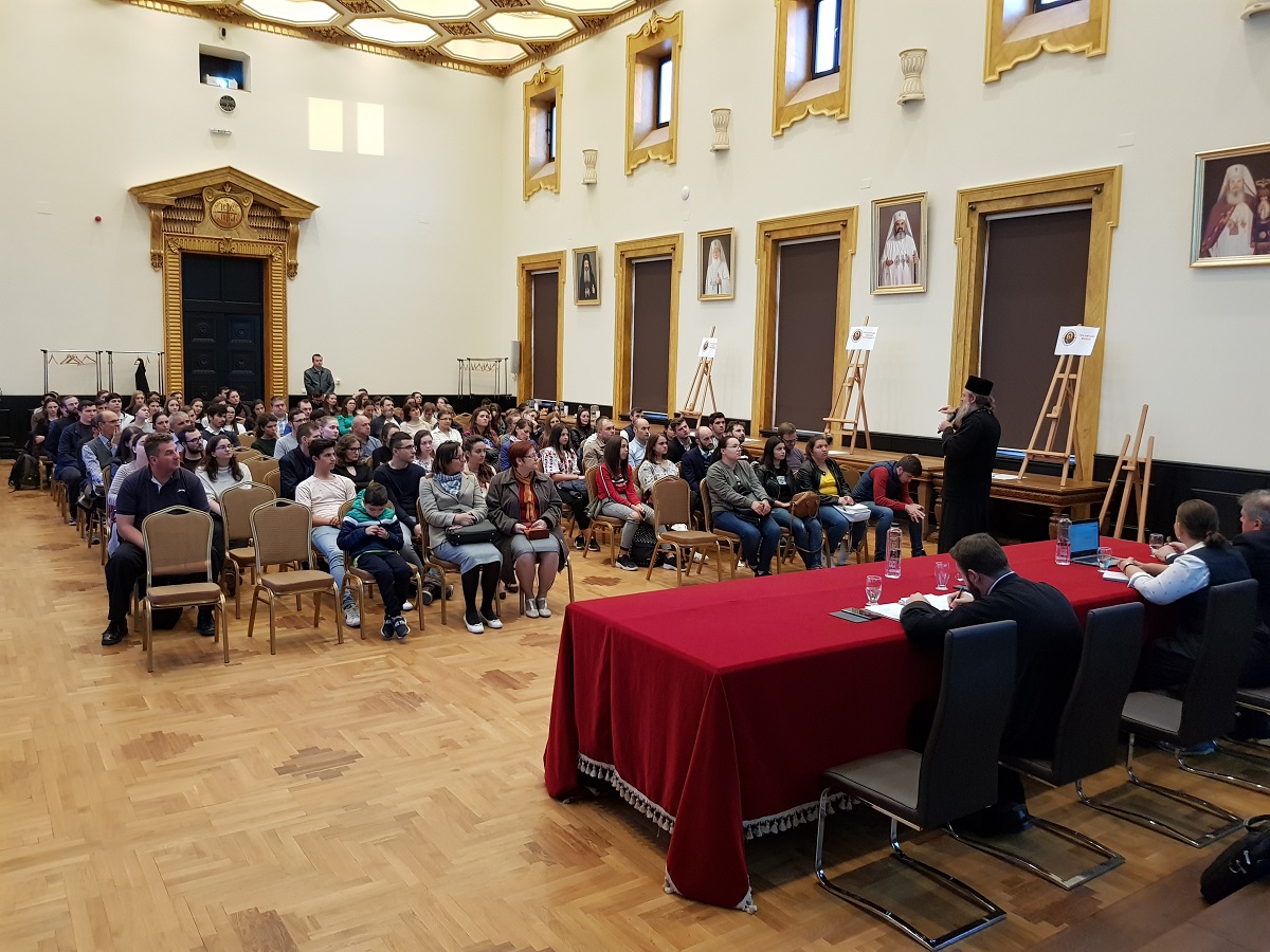 O primă întâlnire a „Voluntarilor Sfintei Parascheva” O primă întâlnire a „Voluntarilor Sfintei Parascheva”