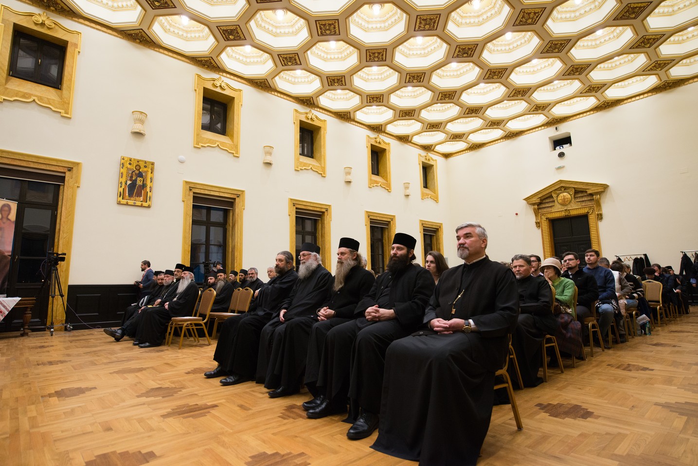 A debutat Colocviul internaţional „Întâlnirea cu Duhovnicul - Părintele Sofian Boghiu” A debutat Colocviul internaţional „Întâlnirea cu Duhovnicul - Părintele Sofian Boghiu”