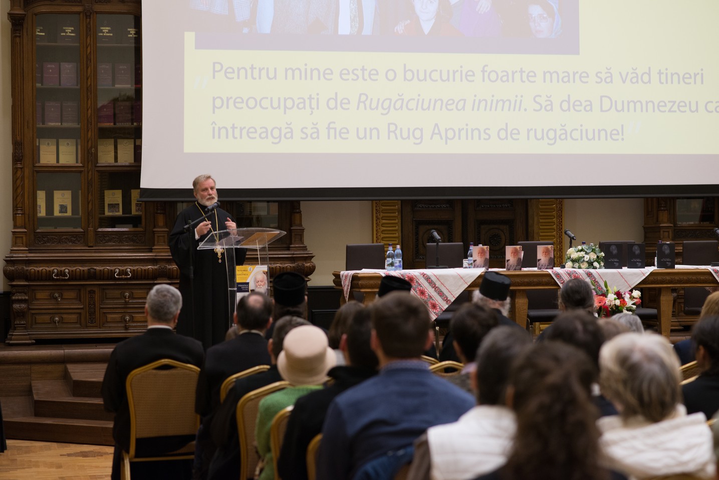 A debutat Colocviul internaţional „Întâlnirea cu Duhovnicul - Părintele Sofian Boghiu” A debutat Colocviul internaţional „Întâlnirea cu Duhovnicul - Părintele Sofian Boghiu”