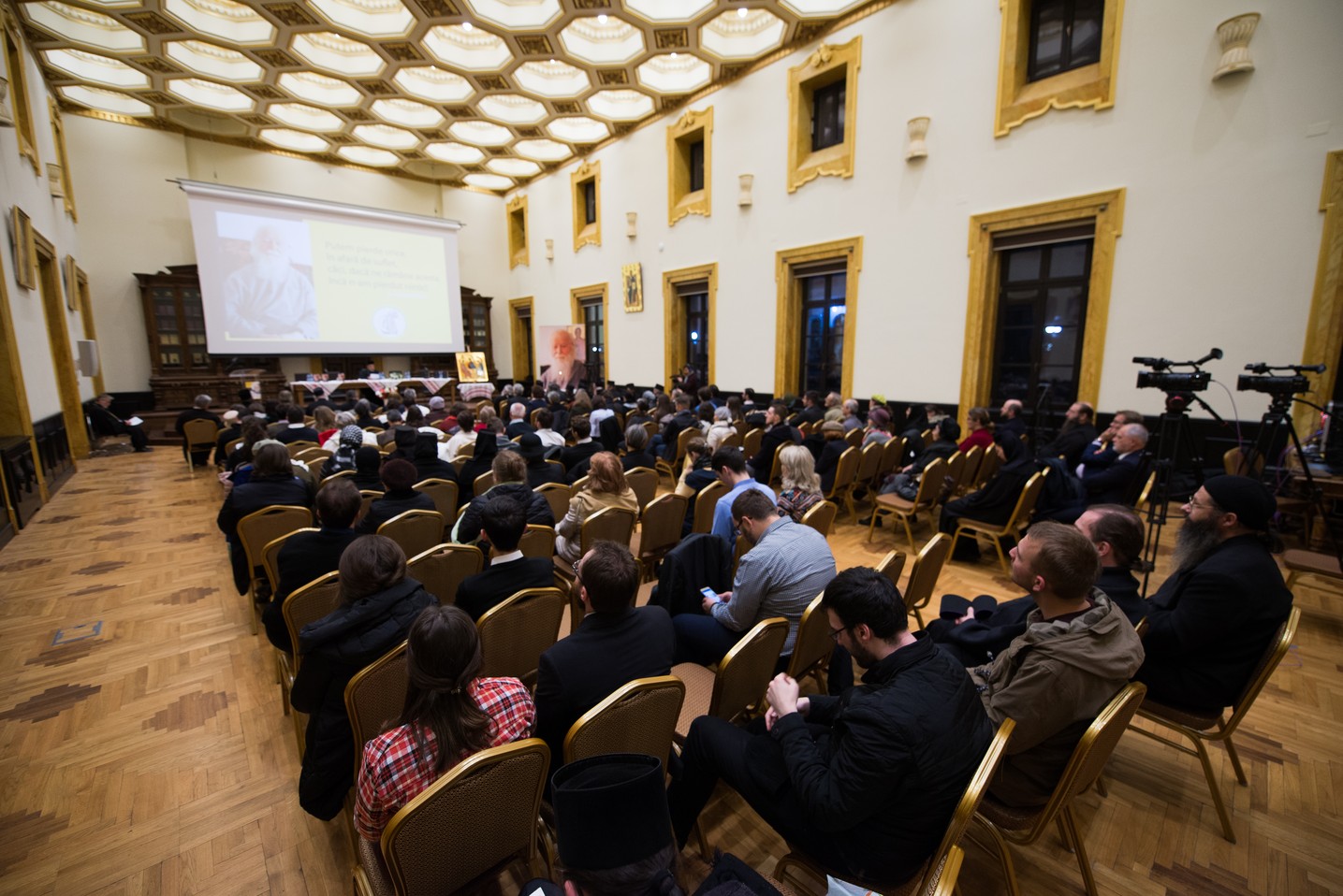 A debutat Colocviul internaţional „Întâlnirea cu Duhovnicul - Părintele Sofian Boghiu” A debutat Colocviul internaţional „Întâlnirea cu Duhovnicul - Părintele Sofian Boghiu”