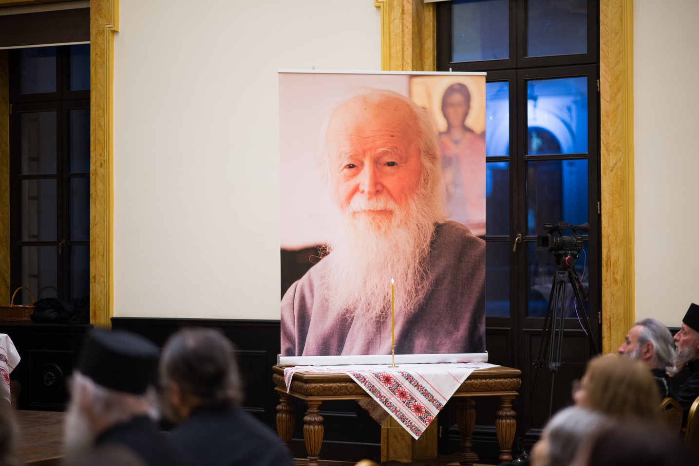 A debutat Colocviul internaţional „Întâlnirea cu Duhovnicul - Părintele Sofian Boghiu” A debutat Colocviul internaţional „Întâlnirea cu Duhovnicul - Părintele Sofian Boghiu”