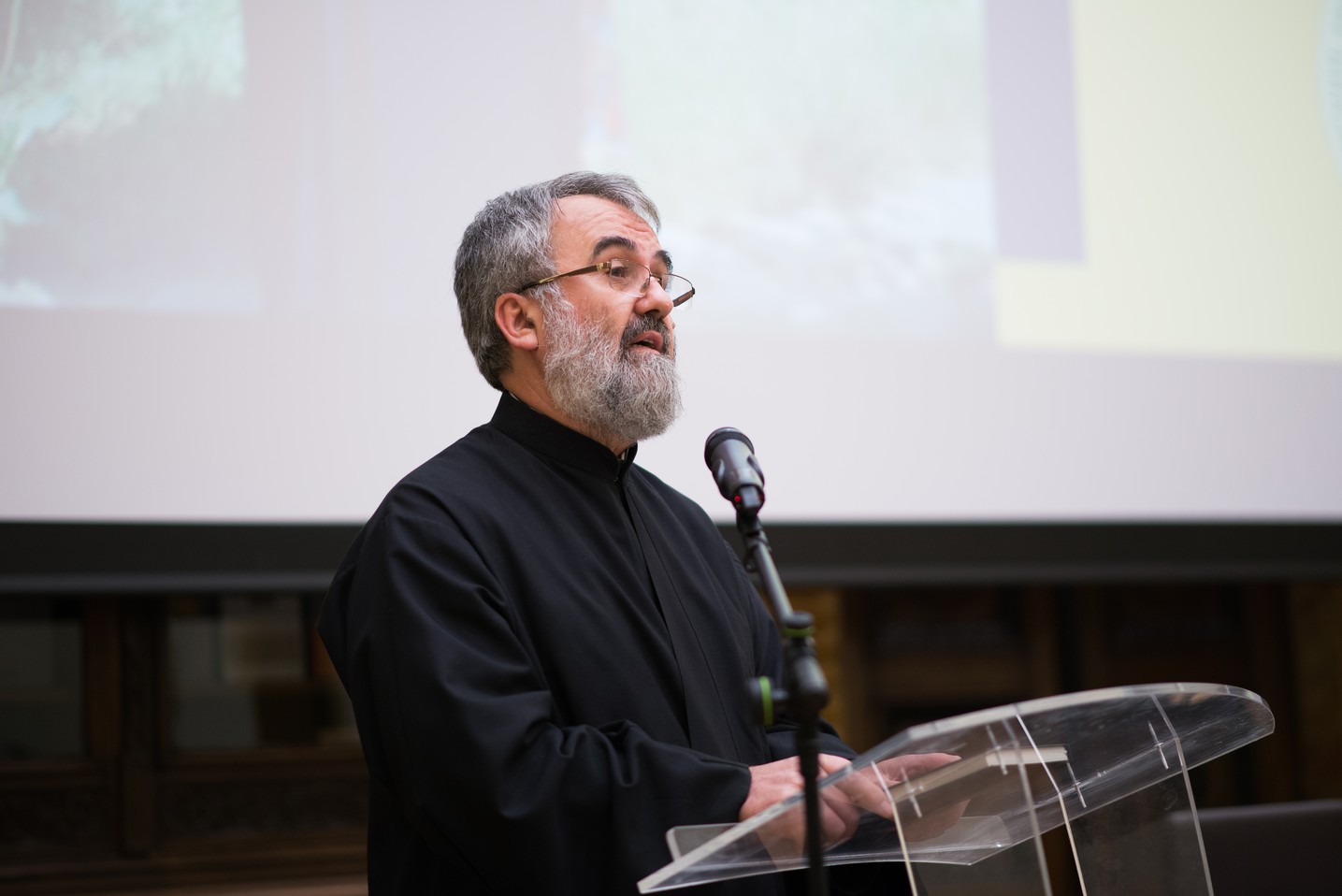 A debutat Colocviul internaţional „Întâlnirea cu Duhovnicul - Părintele Sofian Boghiu” A debutat Colocviul internaţional „Întâlnirea cu Duhovnicul - Părintele Sofian Boghiu”