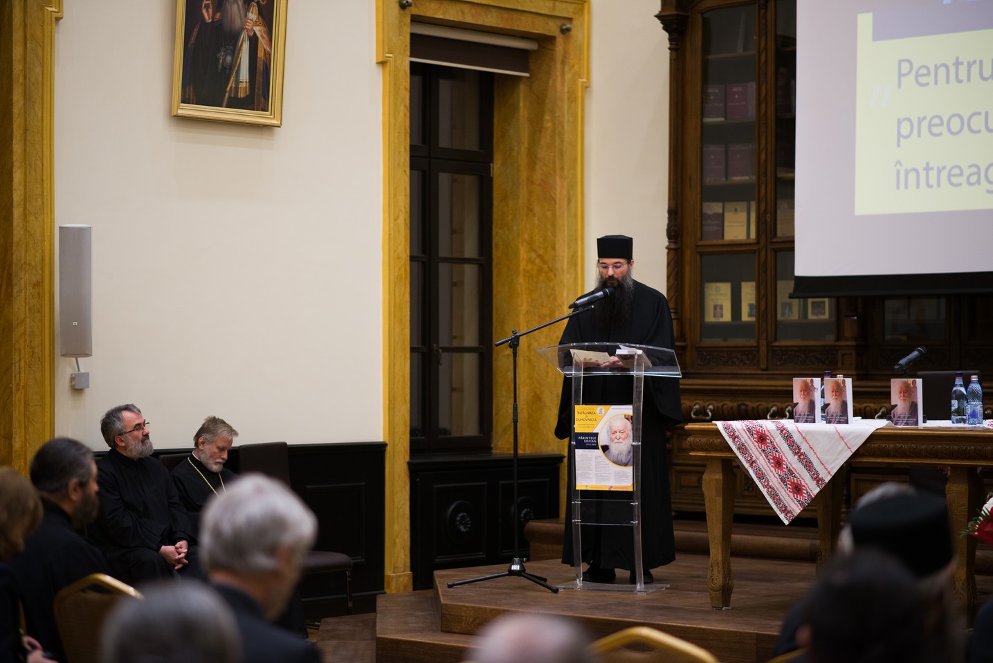 A debutat Colocviul internaţional „Întâlnirea cu Duhovnicul - Părintele Sofian Boghiu” A debutat Colocviul internaţional „Întâlnirea cu Duhovnicul - Părintele Sofian Boghiu”