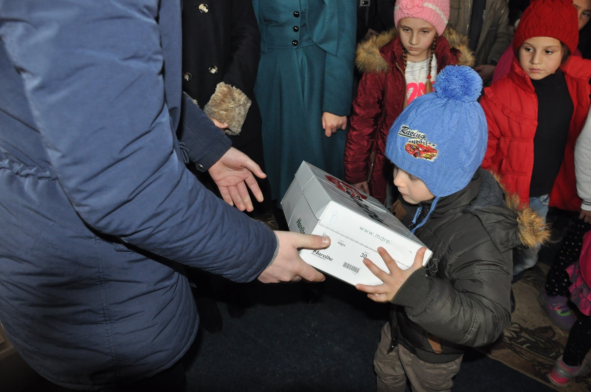 Susţine şi tu „Cutia cu papucei pentru ei”!