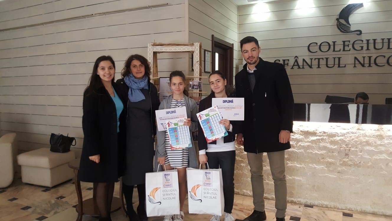 Proiectul „Dăruieşte un zâmbet” continuă şi în noul an universitar