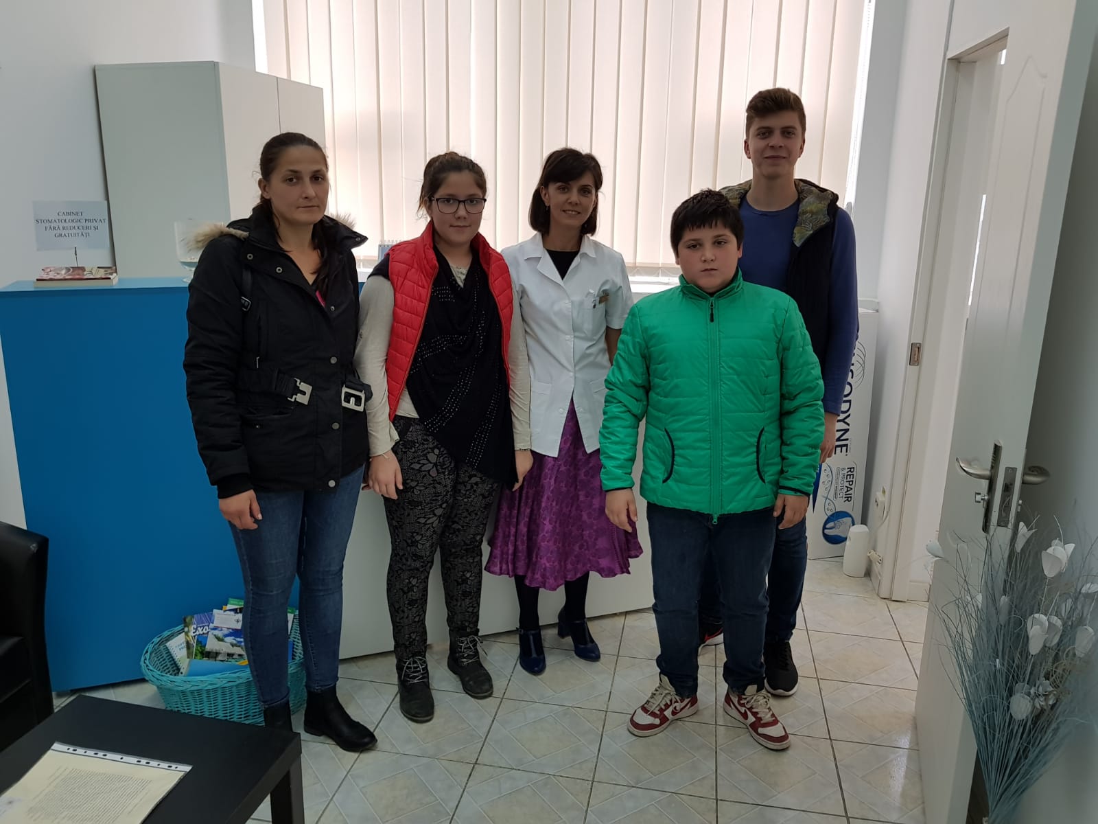 Proiectul „Dăruieşte un zâmbet” continuă şi în noul an universitar