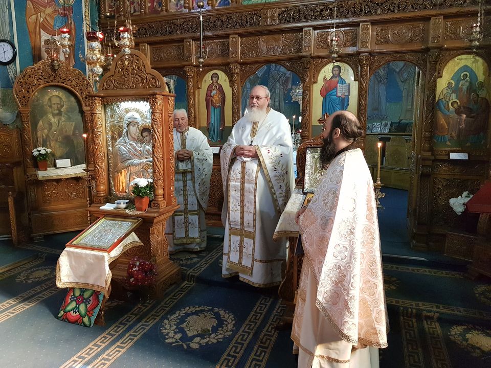 Aniversare în comunitatea Bisericii din Târgu Neamț: părintele prof. Mihai Vizitiu a împlinit 80 de ani