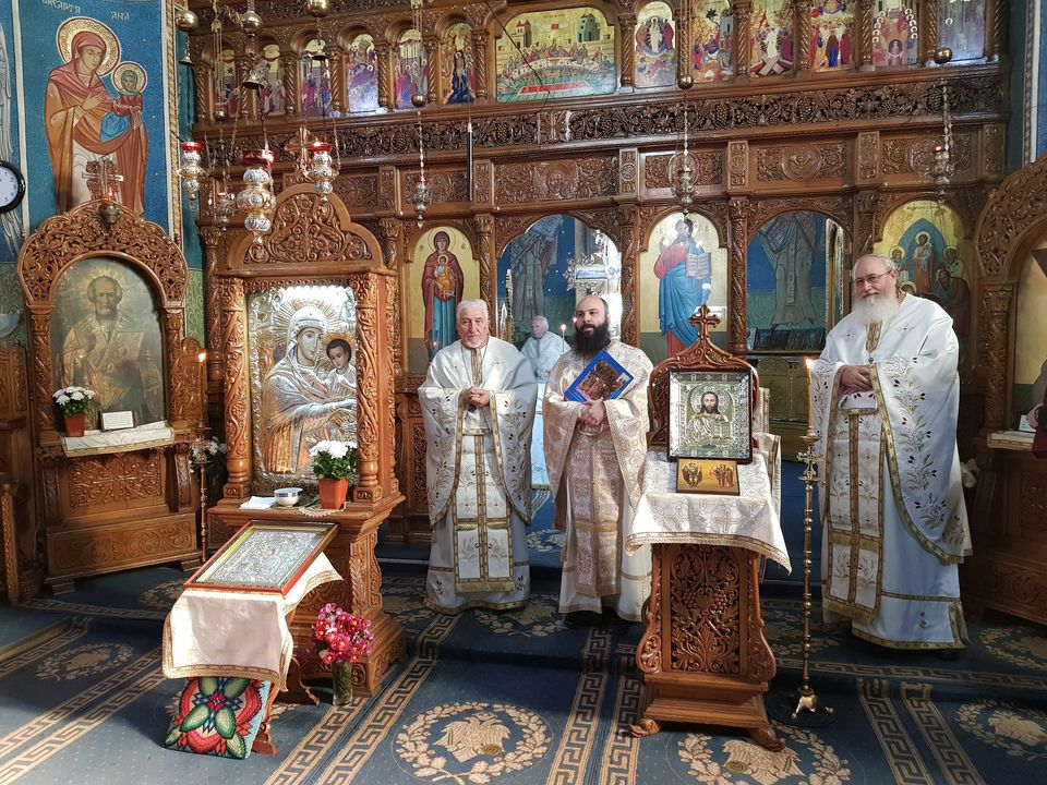 Aniversare în comunitatea Bisericii din Târgu Neamț: părintele prof. Mihai Vizitiu a împlinit 80 de ani