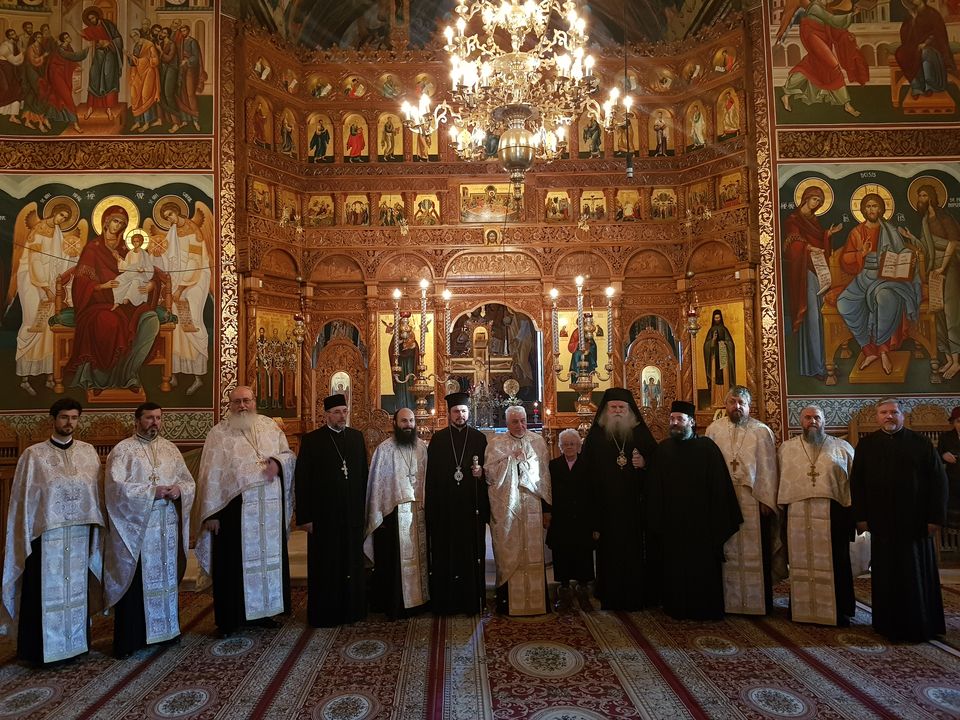 Aniversare în comunitatea Bisericii din Târgu Neamț: părintele prof. Mihai Vizitiu a împlinit 80 de ani