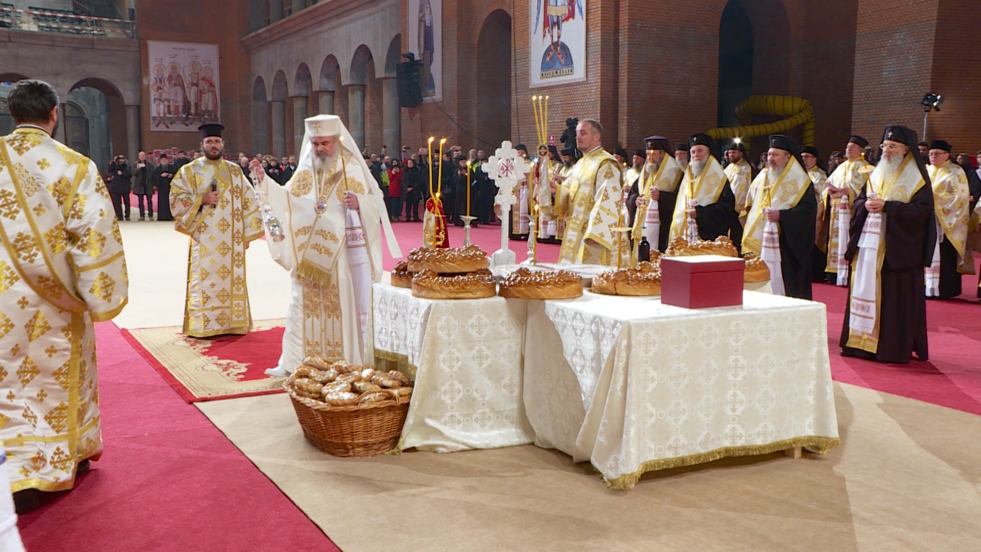 (Video) Slujbă de parastas pentru eroii români, în Catedrala Națională