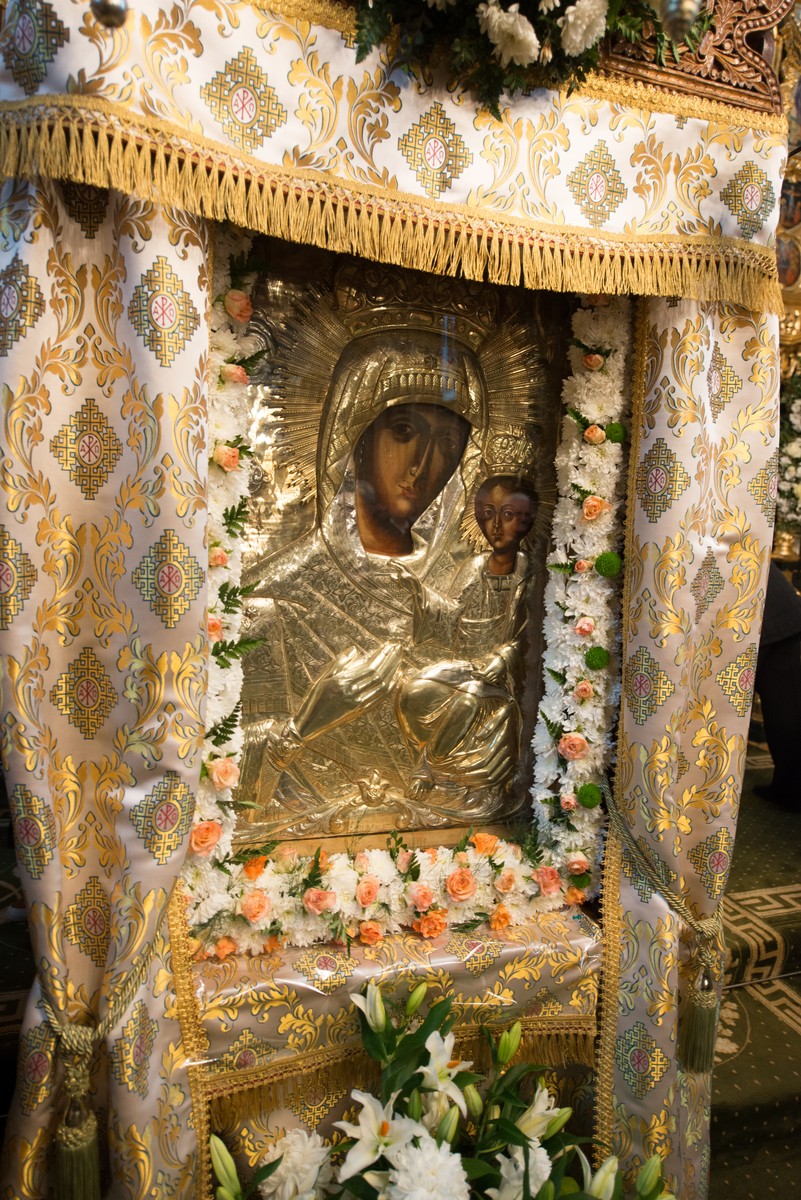 IPS Părinte Mitropolit Teofan, prezent la hramul „Altarului din Poiana liniștii”