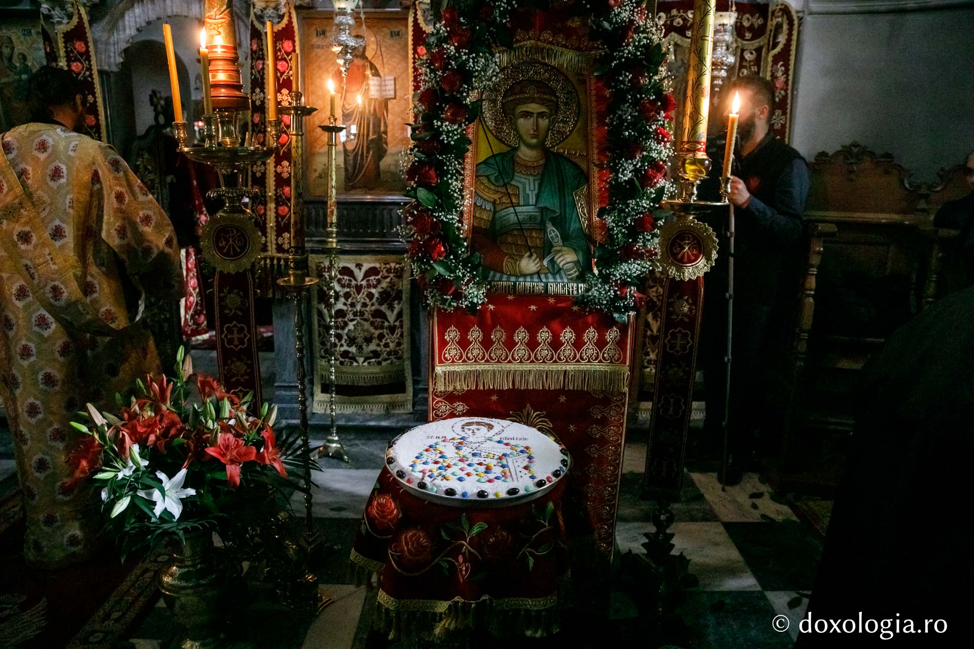 (Foto) Prăznuirea Sfântului Dimitrie Izvorâtorul de Mir la Schitul Lacu – Athos